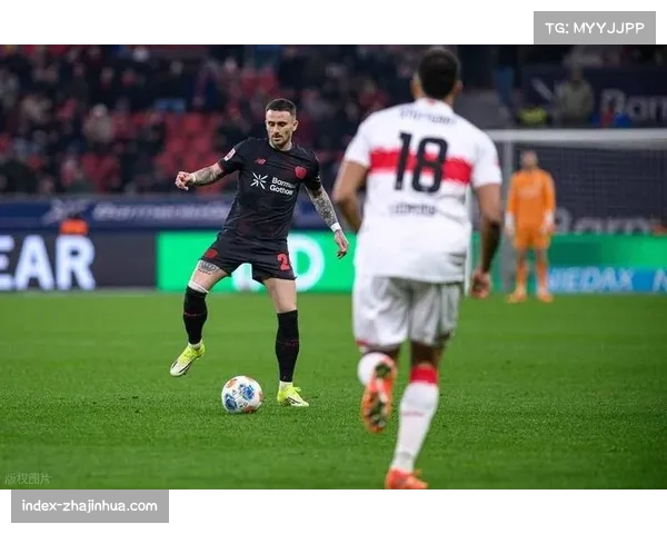 法兰克福前锋本赛季德甲状态起伏 本轮错失关键机会引讨论